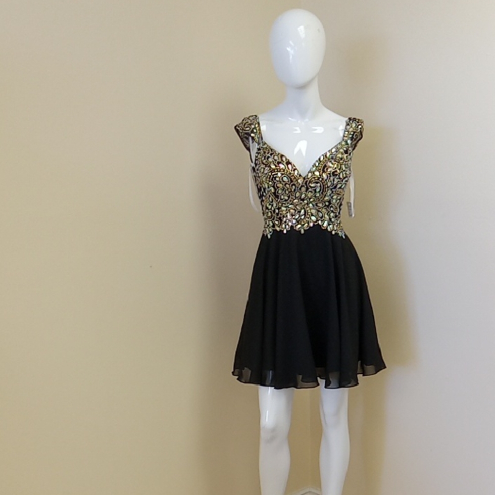 Hannah S Classic Black Homecoming Dress Size 0